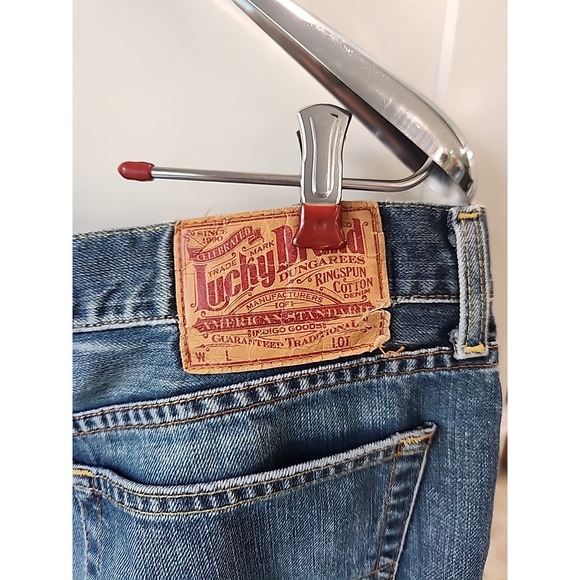 Lucky Brand Men's Size 38 Relaxed Bootleg Made in the USA Denim Jeans - Picture 3 of 7